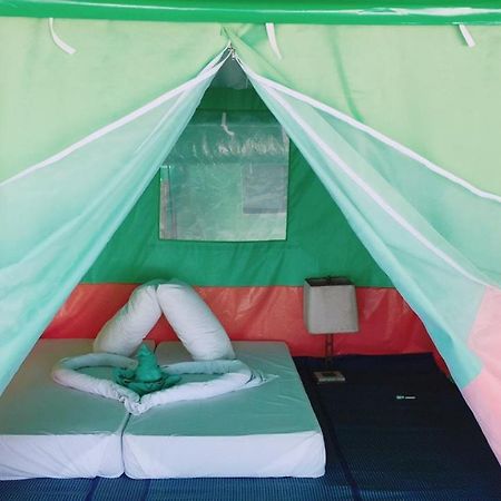 Koh Ngai Camping Restaurant @ Bar Luaran gambar