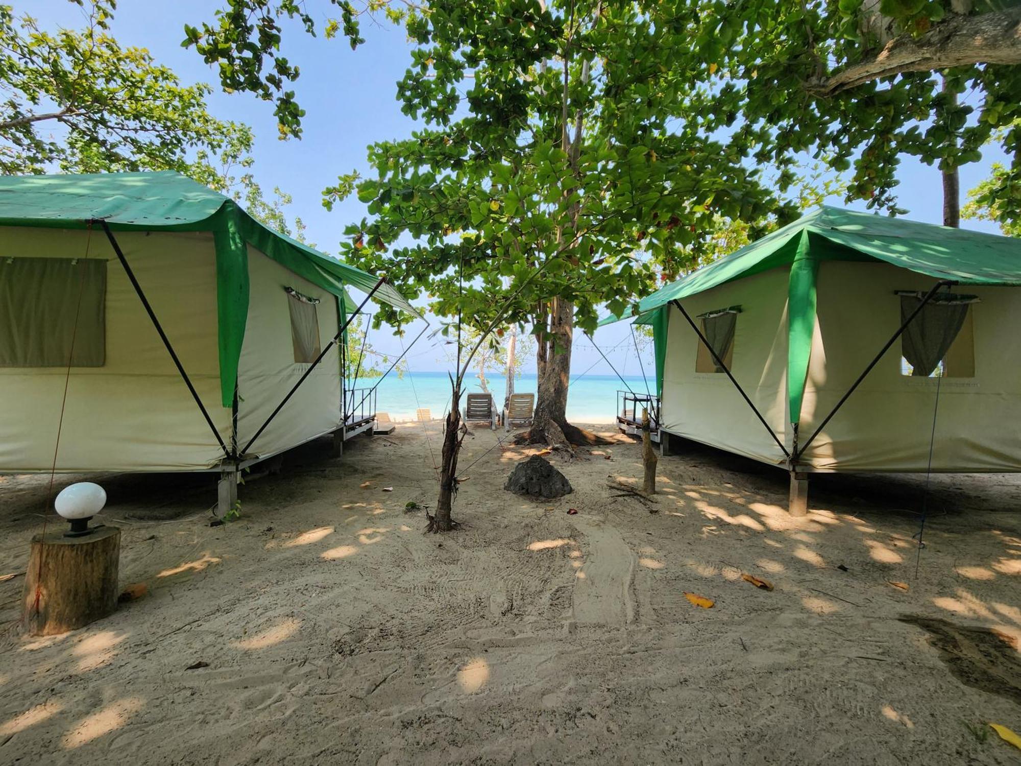 Koh Ngai Camping Restaurant @ Bar Luaran gambar