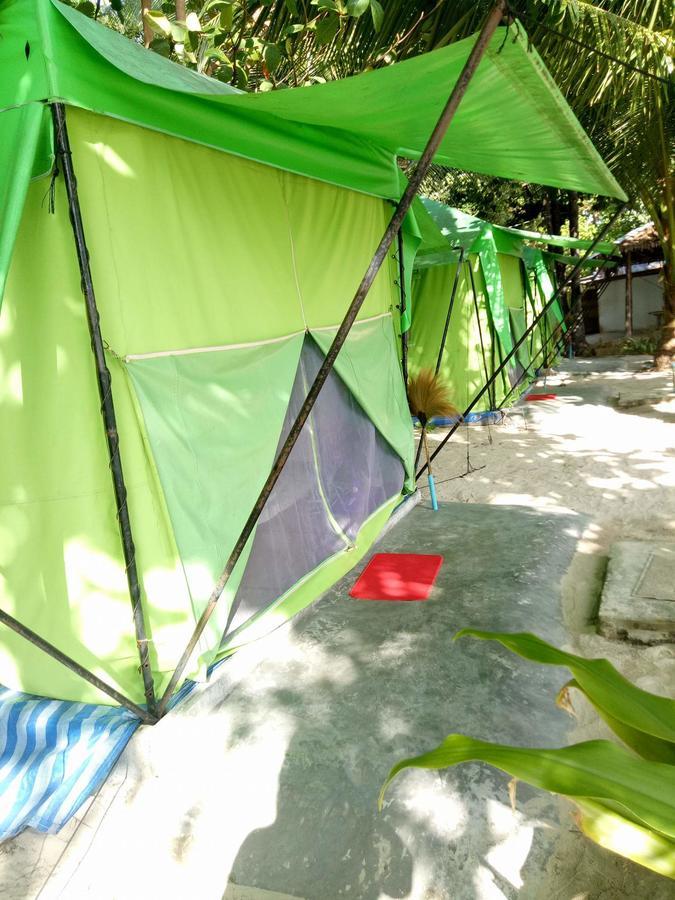 Koh Ngai Camping Restaurant @ Bar Luaran gambar
