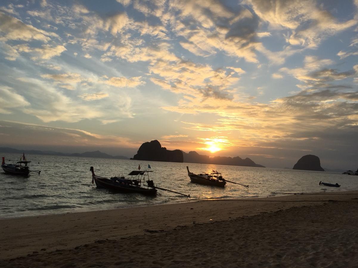 Koh Ngai Camping Restaurant @ Bar Luaran gambar
