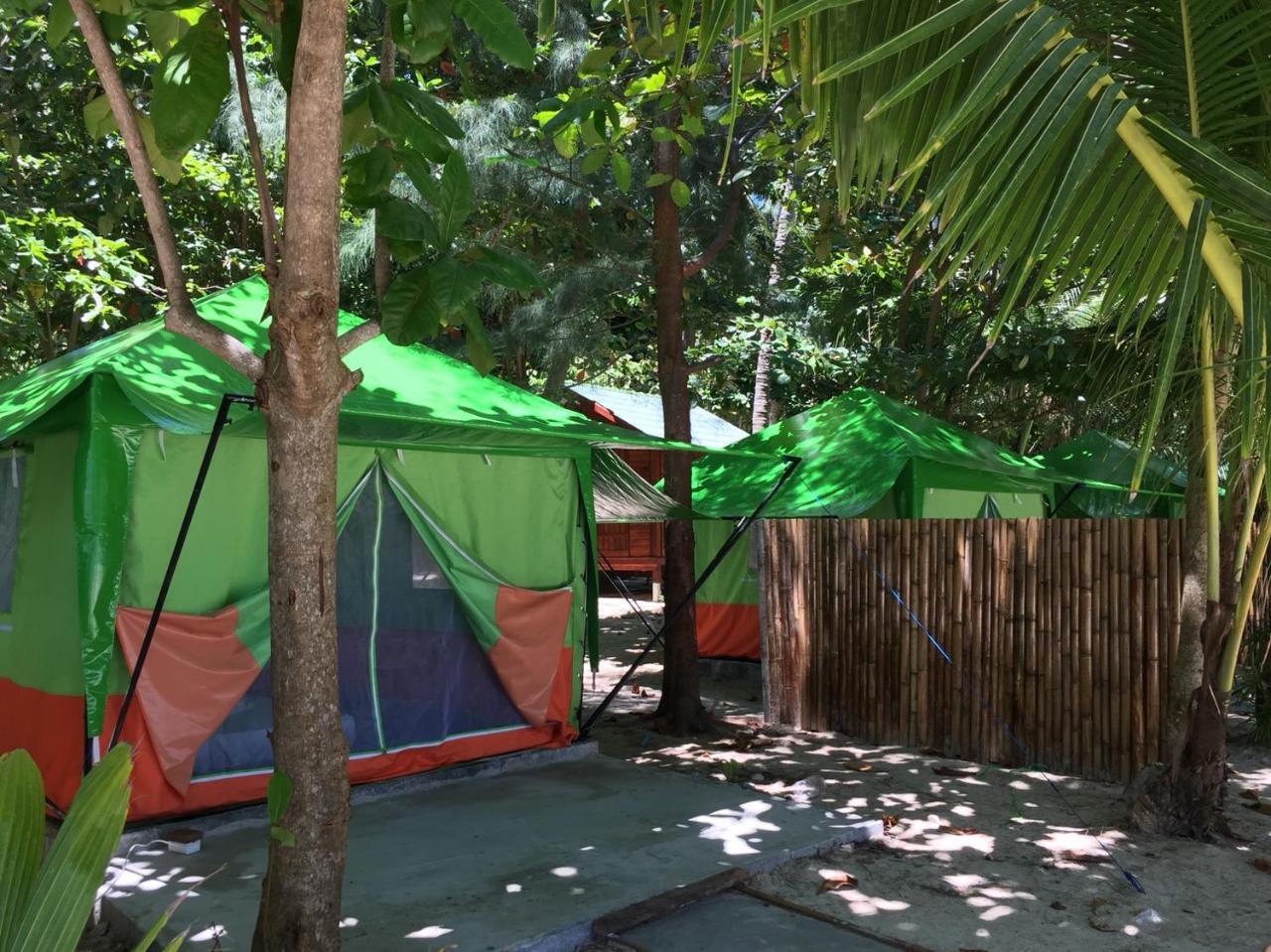 Koh Ngai Camping Restaurant @ Bar Luaran gambar