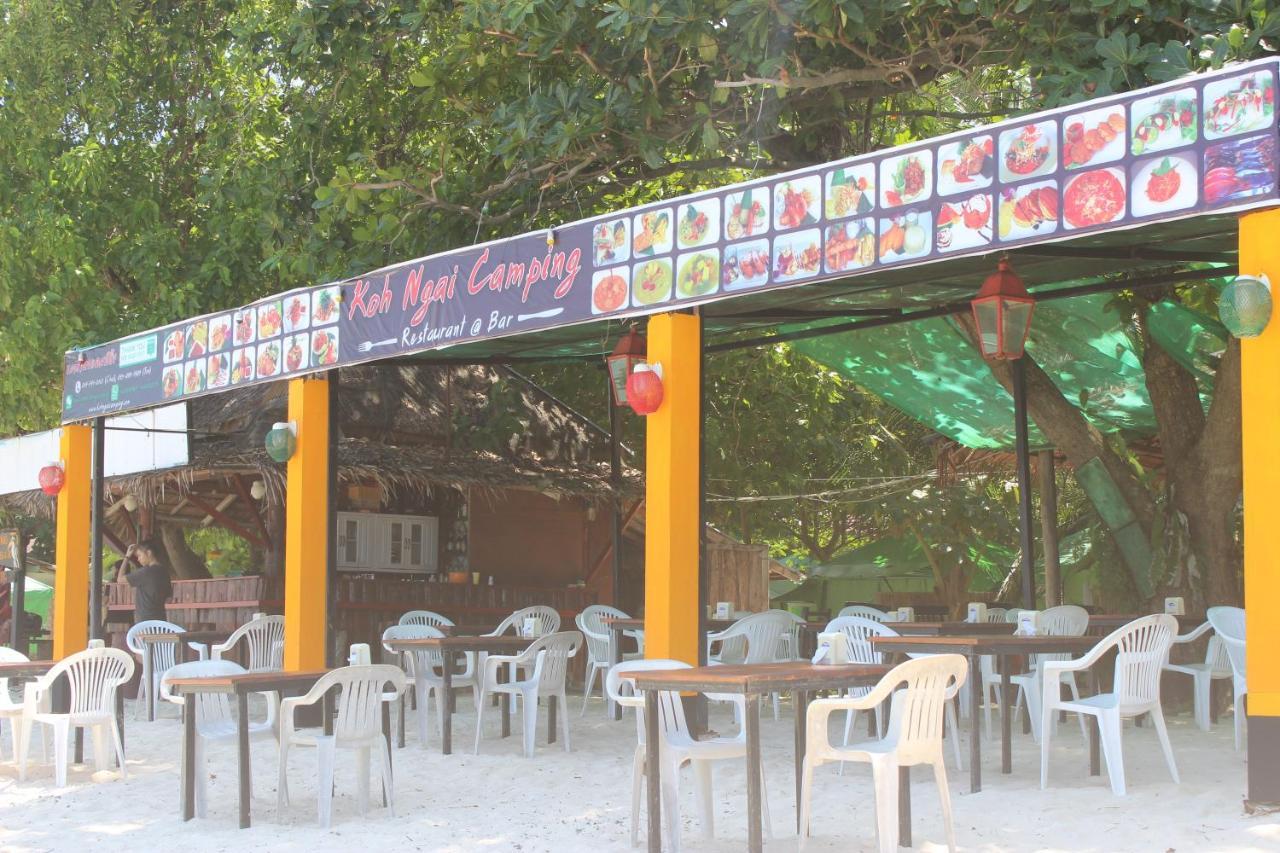 Koh Ngai Camping Restaurant @ Bar Luaran gambar